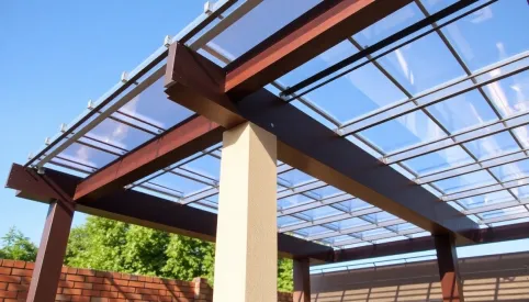 Jaki poliwęglan wybrać na zadaszenie tarasu